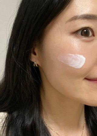 MF[스킨1004] 마다가스카르 센텔라 히알루-시카 워터핏 선세럼 50ml — 4.5점을 준 리뷰어가 2024년 5월 올린 사용 사진