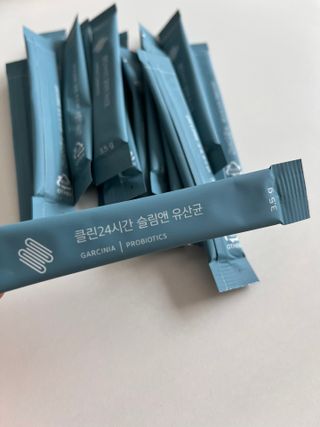 클린24시간 슬림앤유산균 1박스 (3.5g X 15포) — 5점을 준 리뷰어가 2022년 11월 올린 사용 사진