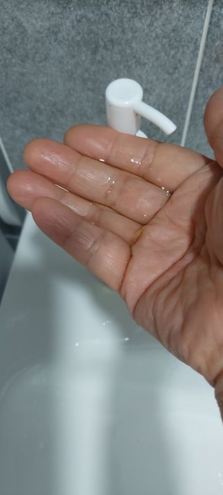 스킨큐어 산다화 순한 클렌징 동백 오일 200ml — 4점을 준 리뷰어가 2023년 8월 올린 사용 사진
