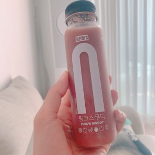 BLENDY'S 핑크 스무디+블론디 스무디 — 5점을 준 리뷰어가 2021년 10월 올린 사용 사진