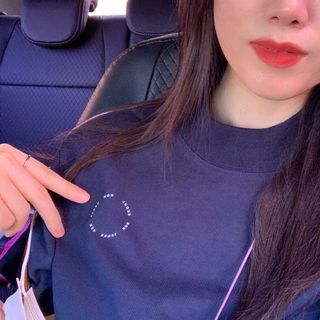로서울 High Neck T-Shirt Navy, Gray — 5점을 준 리뷰어가 2021년 5월 올린 사용 사진