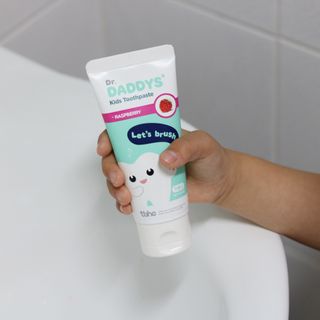 닥터데디스 안심저불소 키즈치약 (라즈베리, 청포도향 중 택 1) 60g +  여행용 미니 치약 15g — 5점을 준 리뷰어가 2022년 8월 올린 사용 사진