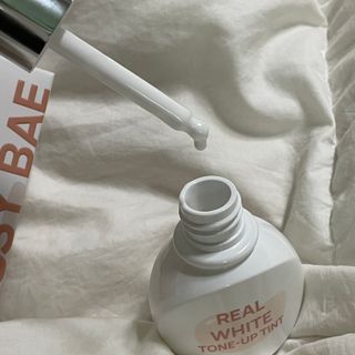 KISSY BAE 키시베이 키시베이 리얼화이트 톤업틴트 — 5점을 준 리뷰어가 2021년 9월 올린 사용 사진