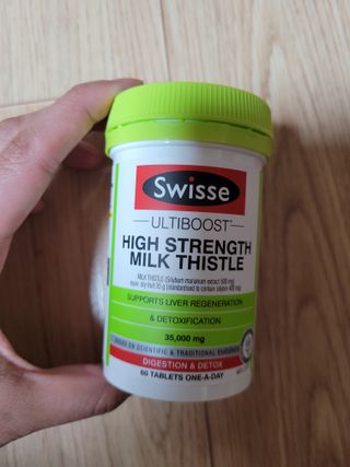 Swisse 스위스 고함량 밀크씨슬 35,000mg 60정 — 3점을 준 리뷰어가 2021년 11월 올린 사용 사진