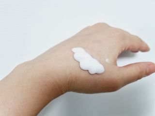 [메디팜] 세라마이드 데일리 릴리프 바디로션 — 5점을 준 리뷰어가 2021년 12월 올린 사용 사진