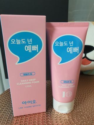 IO 아이오 오늘도 넌 예뻐 - 데일리딥 클렌징폼 — 5점을 준 리뷰어가 2021년 3월 올린 사용 사진