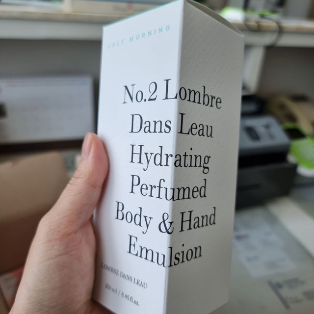 줄라이모닝 하이드레이팅 퍼퓸드 바디앤핸드 에멀젼 리뷰 사진