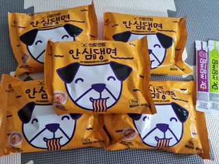 안심댕면 강아지라면 5봉지+쓰담쓰담 종합영양제 2스틱 샘플 증정 — 5점을 준 리뷰어가 2022년 8월 올린 사용 사진