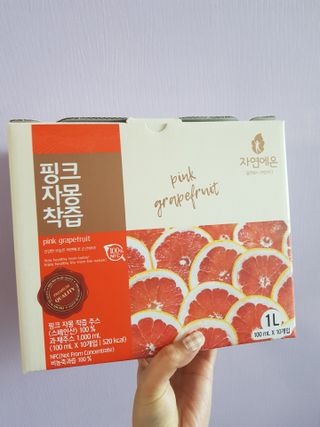 자연에온 핑크 자몽 착즙 100mL 10개입 1BOX +가 득담은 자몽 콜라겐 젤리스틱 1BOX — 3점을 준 리뷰어가 2021년 6월 올린 사용 사진