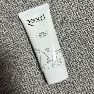 렉스리 데일리 톤업 크림 Rexri Daily Tone Up Cream — 4.5점을 준 리뷰어가 2022년 8월 올린 사용 사진