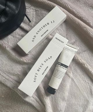 멈칫(MUMCHIT) 넥퍼퓸 NECKPERFUME 2가지 향 — 5점을 준 리뷰어가 2021년 12월 올린 사용 사진