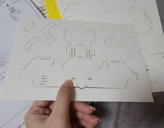 움직이는 종이로봇 - 로빗 로얄버전 움직이는 종이 로봇 - 로빗 — 3.5점을 준 리뷰어가 2021년 1월 올린 사용 사진