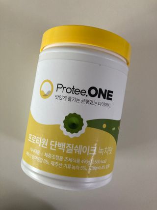 프로티원 단백질쉐이크 녹차맛 2주분 1통+보틀 — 5점을 준 리뷰어가 2021년 3월 올린 사용 사진
