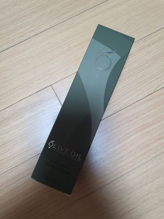 올리브 오일 스킨케어 컴퍼니 [OOSC] 보송보송한 내추럴리 너리시드 핸드크림 125ml — 4점을 준 리뷰어가 2021년 4월 올린 사용 사진