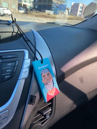 심폐소생소 [오늘도맑음] 차량용 악세사리 공기청정필터 이태리산 자동차용품 내부꾸미기 — 4점을 준 리뷰어가 2021년 12월 올린 사용 사진