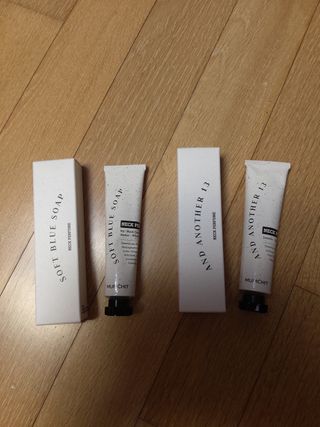 멈칫(MUMCHIT) 넥퍼퓸 NECKPERFUME 2가지 향 — 5점을 준 리뷰어가 2021년 11월 올린 사용 사진