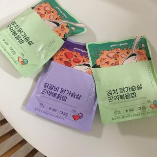 [푸딩팩토리] 요잇조잇 닭갈비 닭가슴살/김치 닭가슴살 곤약볶음밥 2종 (김치볶음밥 2개 닭갈비 볶음밥 1개) — 5점을 준 리뷰어가 2022년 7월 올린 사용 사진