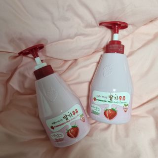 [과일나라] 피부가 마시는 딸기우유 바디클렌저&바디로션 — 5점을 준 리뷰어가 2022년 10월 올린 사용 사진