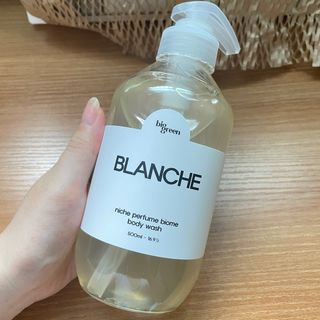 빅그린 니치 퍼퓸 바이옴바디워시 500ml(상탈, 블랙베리&베이, 블랑쉐 3종 중 택1) — 4.5점을 준 리뷰어가 2022년 8월 올린 사용 사진