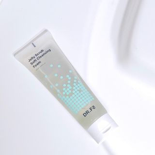 닥터에프파이브 젤리스크럽 소프트 클렌징폼 120ml — 5점을 준 리뷰어가 2022년 7월 올린 사용 사진
