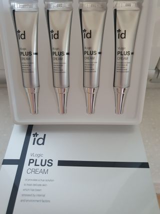 아이디플라코스메틱 아이디 브이로직 플러스 크림 15ml X 4EA — 5점을 준 리뷰어가 2022년 1월 올린 사용 사진