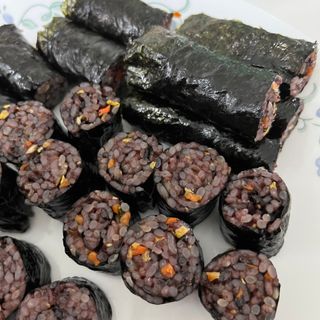 해풀잎 누구나 김밥*1ea [(혼합야채 35g *1ea,  김밥김 (5g, 5ea),  양념간장 (6g, 5ea), 참기름(5g, 2ea)] — 4점을 준 리뷰어가 2022년 7월 올린 사용 사진