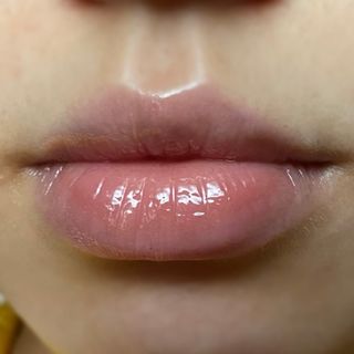 [후르디아] 올리브영 착한보습 비건 립버터 2종 — 5점을 준 리뷰어가 2021년 12월 올린 사용 사진