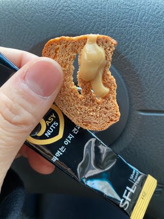 짜먹는 이지견과 짜먹는 이지아몬드, 짜먹는 이지허니피넛, 짜먹는 이지캐슈넛 각 10g X  10포 — 5점을 준 리뷰어가 2021년 3월 올린 사용 사진