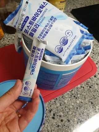 서울약사신협_포스트바이오틱스패밀리_5g x 100포 — 5점을 준 리뷰어가 2021년 3월 올린 사용 사진