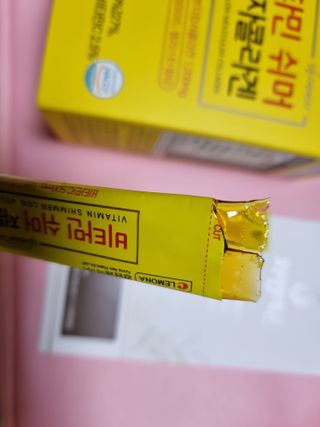 자연에온 경남제약 비타민 쉬머 저분자콜라겐 20g x 30포 — 5점을 준 리뷰어가 2021년 12월 올린 사용 사진