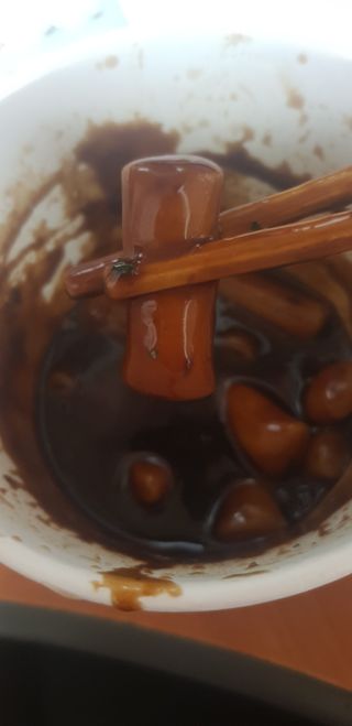 유비쿡 컵떡볶이 매운컵떡볶이2개/ 짜장컵떡볶이 2개  총 4개세트 — 5점을 준 리뷰어가 2021년 2월 올린 사용 사진