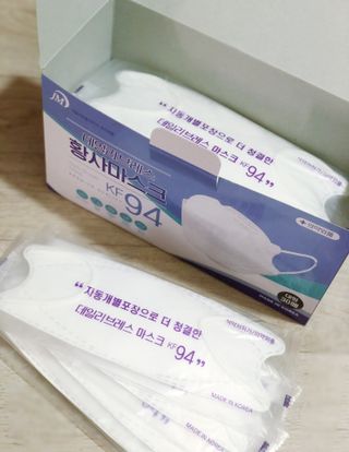 데일리브레스황사마스크KF94대형 데일리브레스 황사방역마스크 KF94 대형 — 5점을 준 리뷰어가 2021년 4월 올린 사용 사진