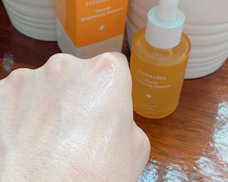 체르엠 스템앤셀 비타민 브라이트닝 에센스 30ml 1개 — 4.5점을 준 리뷰어가 2022년 4월 올린 사용 사진