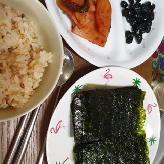 [해림맛김] 들기름에 구운 바삭바삭 김 4종 세트 + 1종 랜덤발송 총5개입 — 5점을 준 리뷰어가 2021년 2월 올린 사용 사진