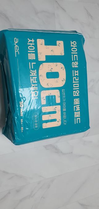 아베크 펫 와이드 프리미엄 대형 애견 강아지 배변 패드 30매 1팩 80g — 5점을 준 리뷰어가 2021년 7월 올린 사용 사진