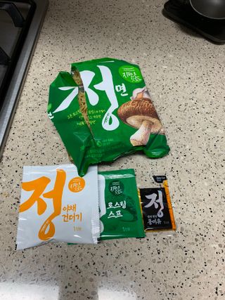 [풀무원] 자연은맛있다 정면, 백면, 홍면  세트 — 4점을 준 리뷰어가 2021년 4월 올린 사용 사진