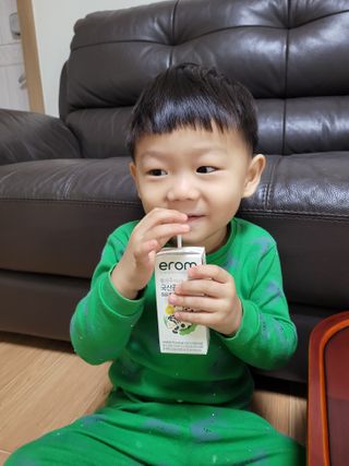 이롬 erom 황성주박사의 국산콩 두유 검은콩과 17곡 — 5점을 준 리뷰어가 2020년 12월 올린 사용 사진
