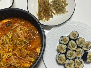 해풀잎 누구나 김밥*1ea [(혼합야채 35g *1ea,  김밥김 (5g, 5ea),  양념간장 (6g, 5ea), 참기름(5g, 2ea)] — 3.5점을 준 리뷰어가 2022년 7월 올린 사용 사진