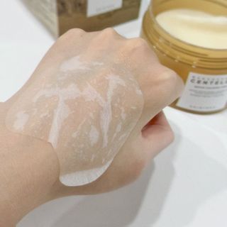 스킨1004 [SKIN1004] 마다가스카르 센텔라 퀵 카밍 패드 70매 130ml — 5점을 준 리뷰어가 2024년 10월 올린 사용 사진