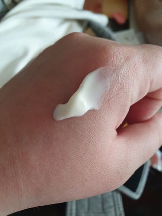 mom e 맘이 내추럴 베이비 케어 크림+바디오일 — 5점을 준 리뷰어가 2021년 1월 올린 사용 사진