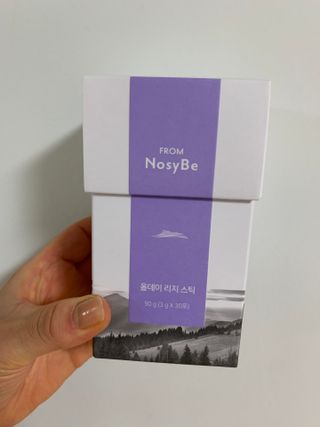프롬노시베_이너뷰티 올데이 리지 스틱 — 5점을 준 리뷰어가 2021년 8월 올린 사용 사진