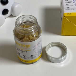 작심연구소 구취제거+충치예방+치아화이트닝 마법의 캔디 덴티팝3종(맛 랜덤 발송) — 5점을 준 리뷰어가 2022년 6월 올린 사용 사진