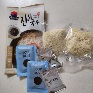 [한면원] 잔치국수 2인분 — 5점을 준 리뷰어가 2023년 3월 올린 사용 사진