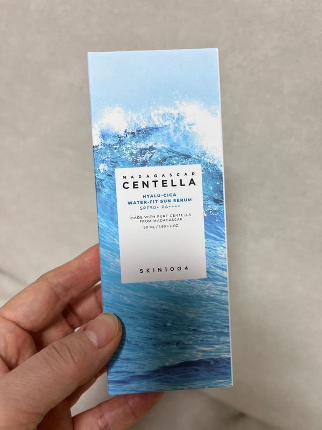 [스킨1004] 마다가스카르 센텔라 히알루-시카 워터핏 선세럼 50ml 리뷰 사진