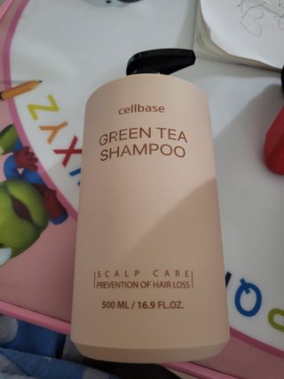 프리마인 더이상 뻣뻣하고 효과없는 탈모샴푸는 NO. 근본부터 케어하는 셀베이스 그린티샴푸(500ml) — 5점을 준 리뷰어가 2023년 3월 올린 사용 사진