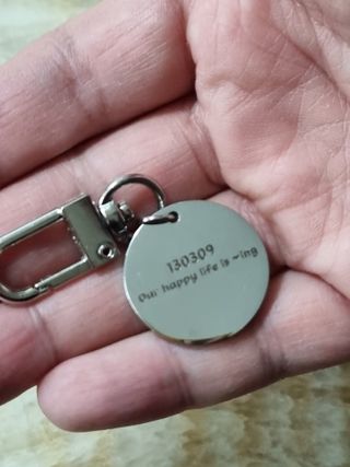 컴바이유 써지컬 각인 키링 [반려동물 인식표, 커플 키링, 가족 키링] — 5점을 준 리뷰어가 2022년 3월 올린 사용 사진