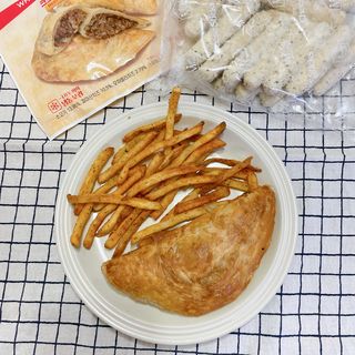 디케이식품(주) 고르곤졸라&모짜렐라 치즈스틱 400g — 5점을 준 리뷰어가 2023년 3월 올린 사용 사진