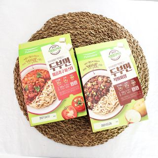 [풀무원] 식물성 저당질식 세트, 두부면 매콤라구파스타와 두부면 직화짜장 — 5점을 준 리뷰어가 2021년 3월 올린 사용 사진