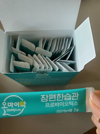[유산균] 오마이락 장편한습관 프로바이오틱스 30P — 5점을 준 리뷰어가 2022년 11월 올린 사용 사진