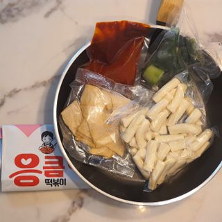 응큼떡볶이 — 5점을 준 리뷰어가 2021년 3월 올린 사용 사진
